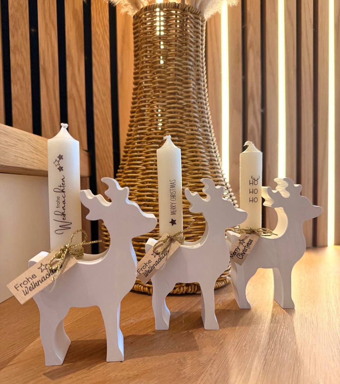 Weihnachtliche Kerzengeschenke mit Rentierhaltern